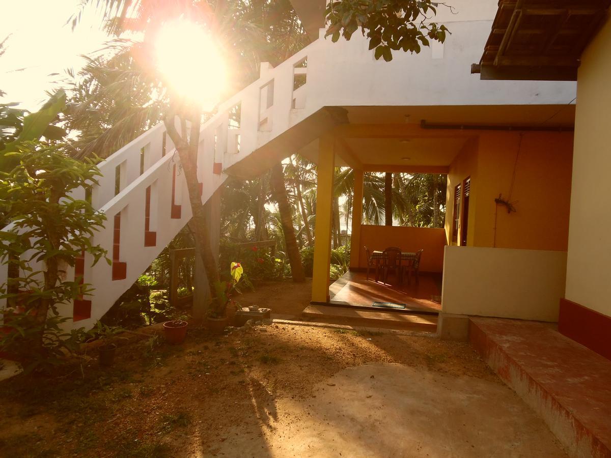 Allan Guest Mirissa Banduramulla Buitenkant foto
